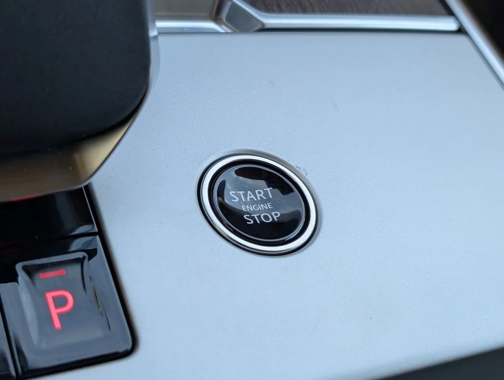 New 2026 Belgravia Green Land Rover SE image 21