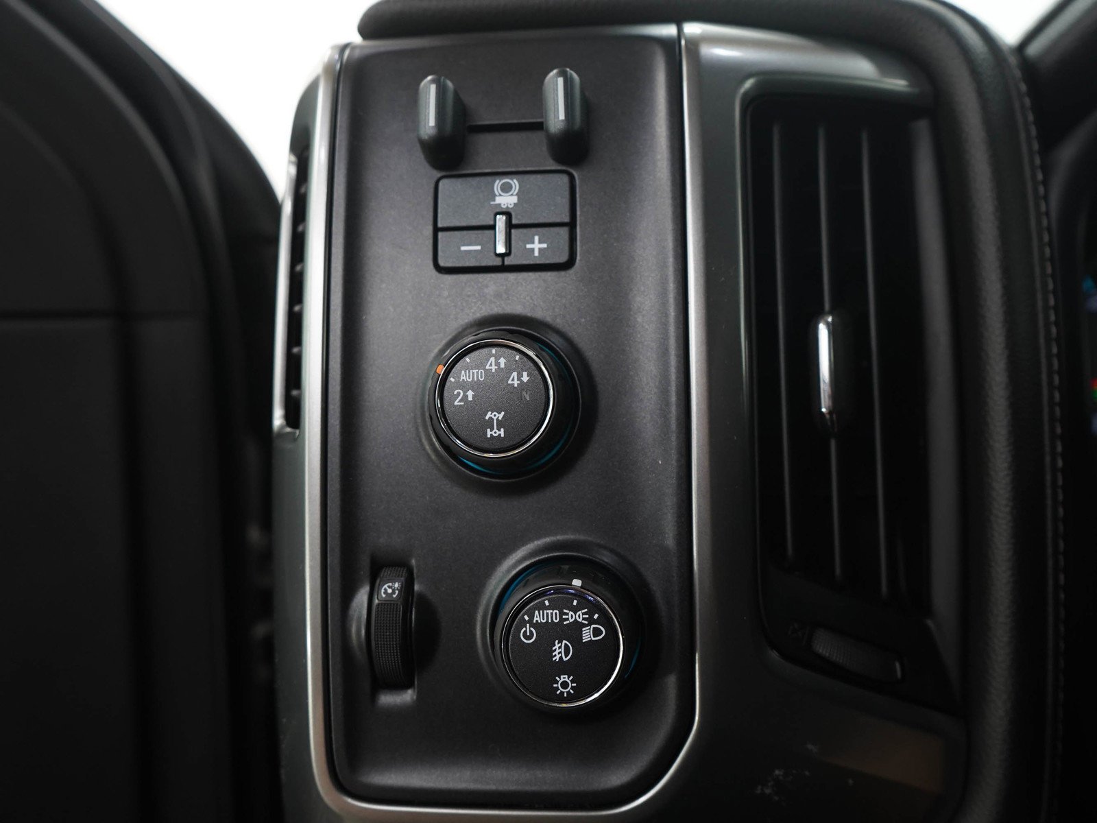 Used 2015 Silver Ice Metallic Chevrolet LTZ image 26
