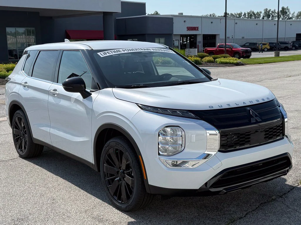New 2026 White Mitsubishi LE 1.5T S-AWC image 9