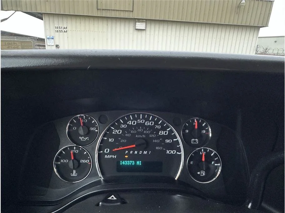 Used 2015 Summit White Chevrolet Cutaway Van 2D image 34