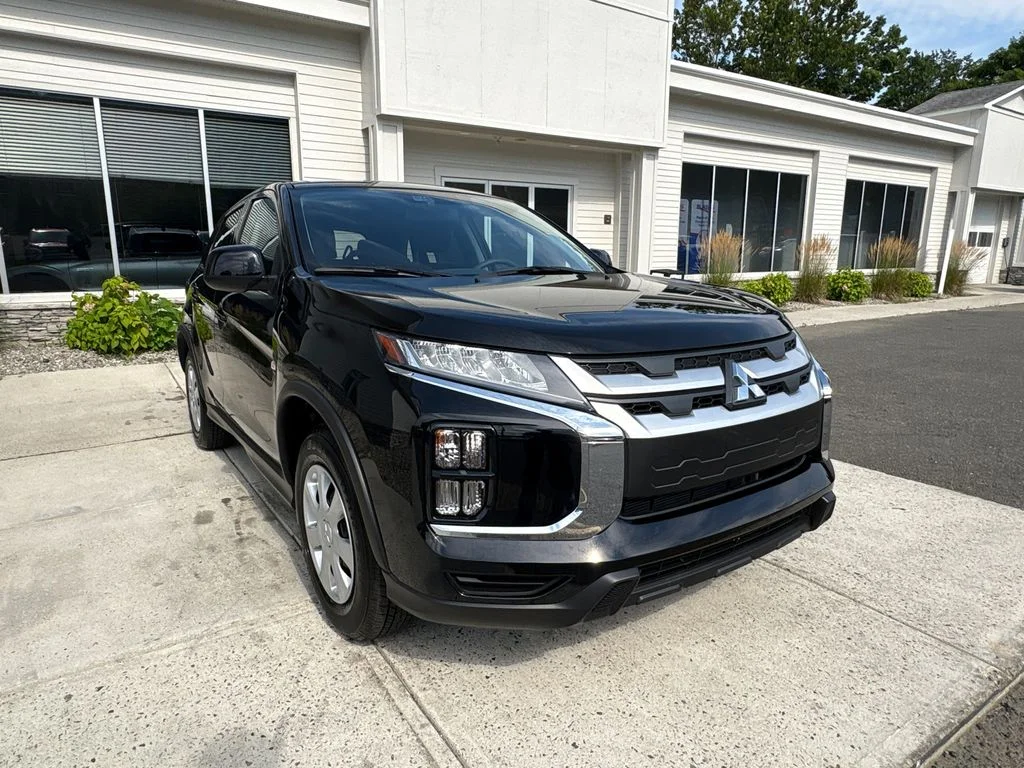 New 2026 Black Mitsubishi  image 4