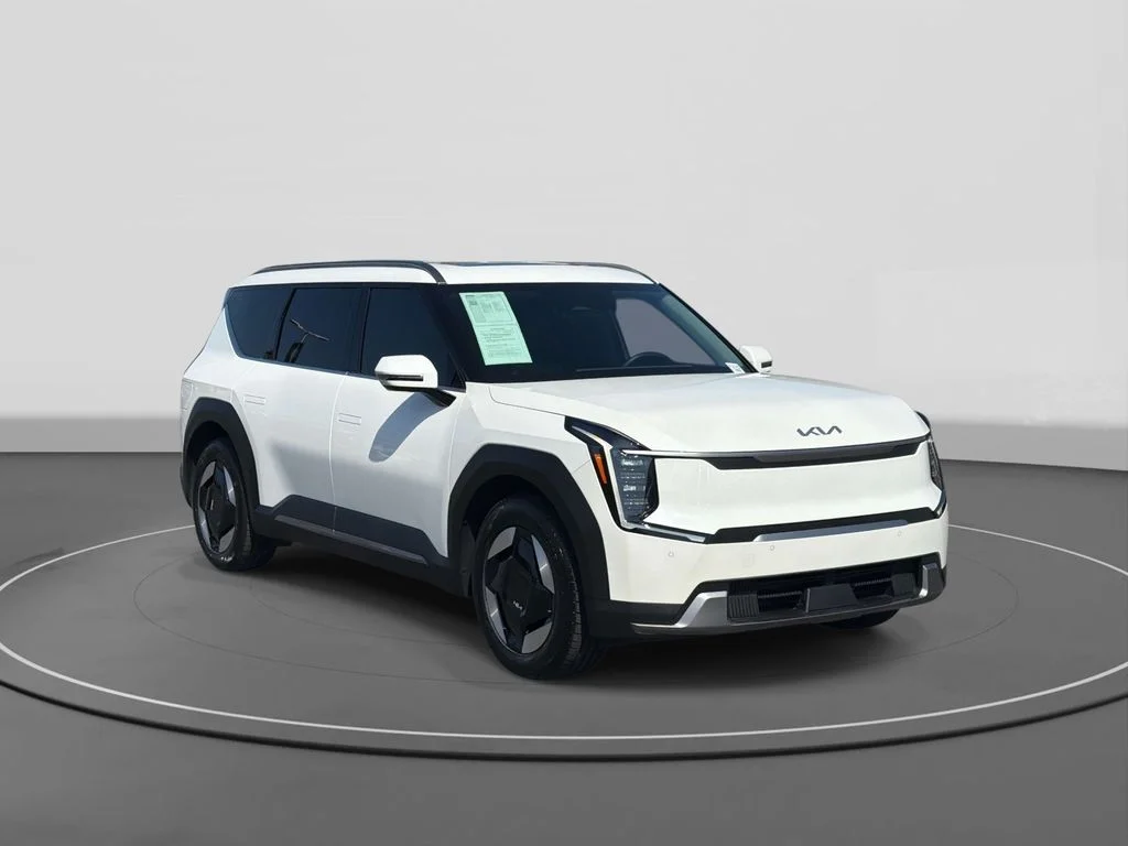 Used 2024 Kia EV9 Wind with VIN KNDAFFS59R6037623 for sale in Redondo Beach, CA