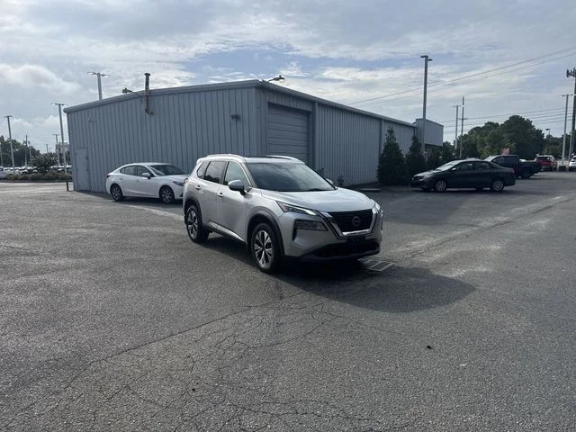Used 2023 Silver Nissan SV image 3
