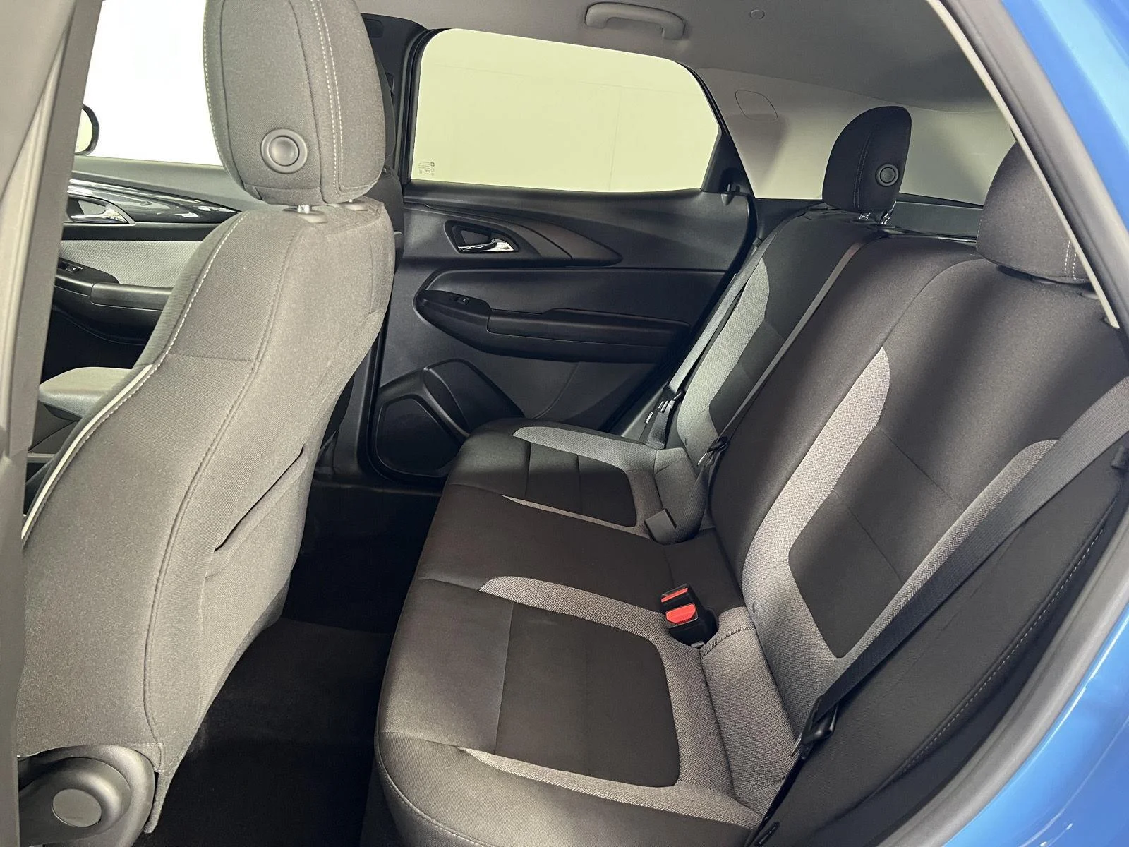 Used 2024 Fountain Blue Chevrolet LT image 23