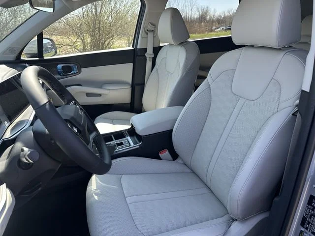 New 2026 Wolf Gray Kia S image 14