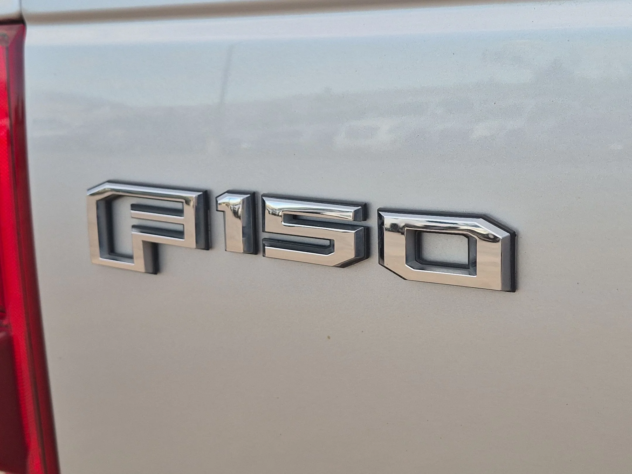 Used 2015 Ingot Silver Ford Lariat image 25