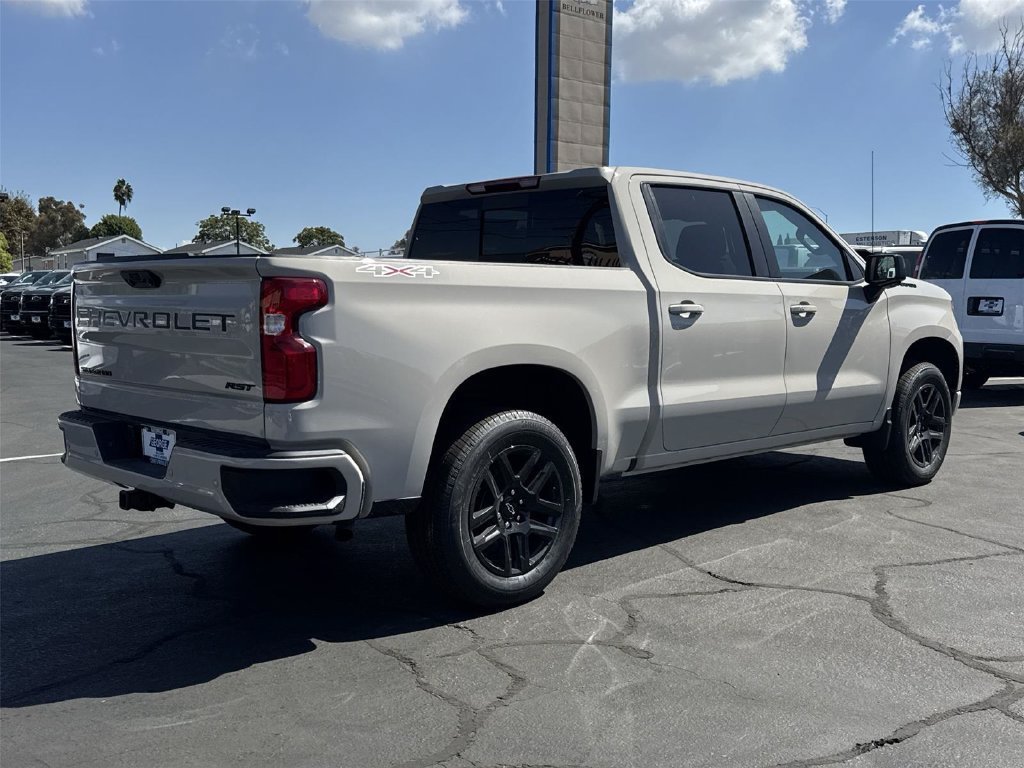 New 2026 Summit White Chevrolet RST image 5