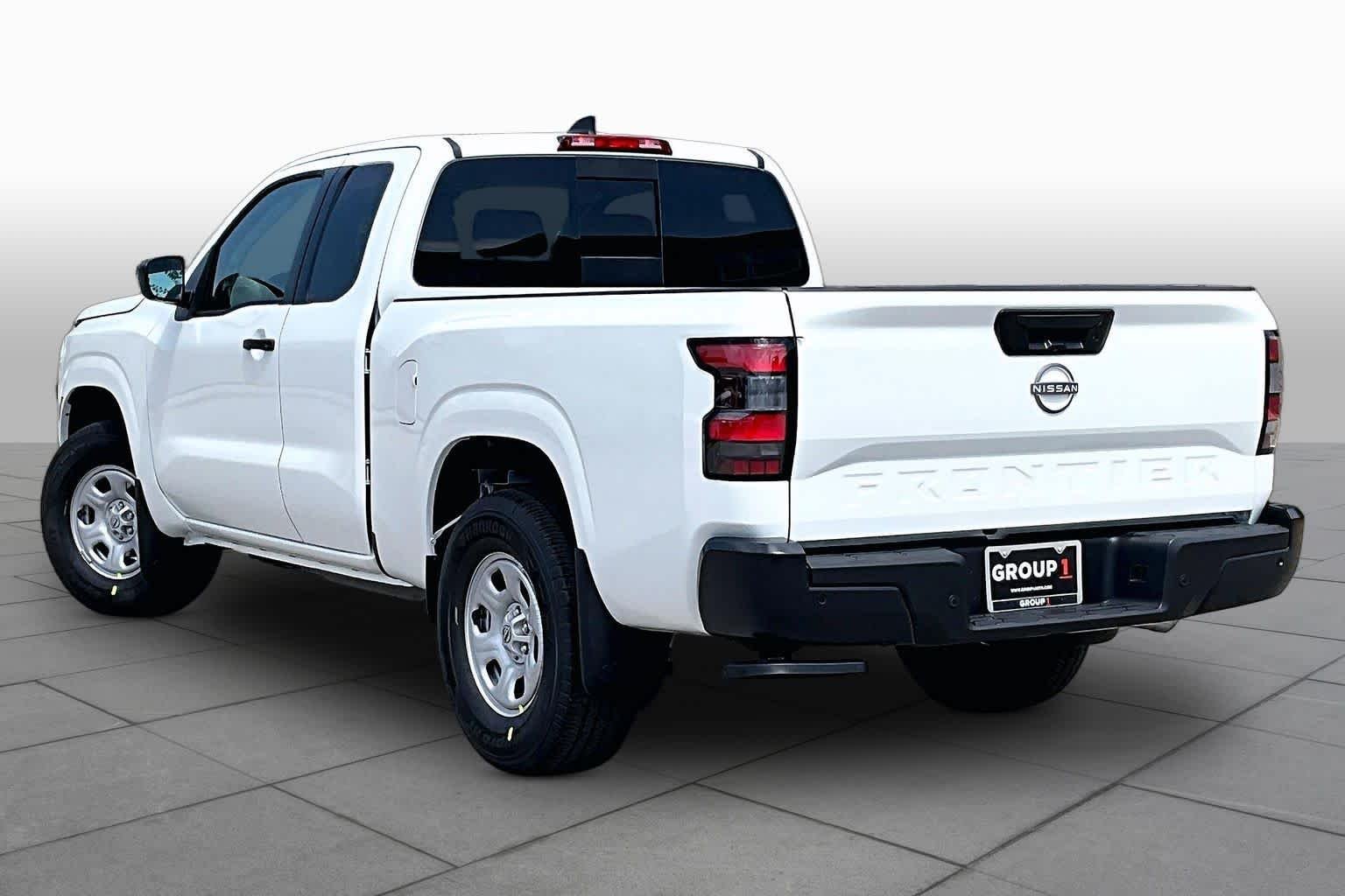 New 2026 Glacier White Nissan S image 7