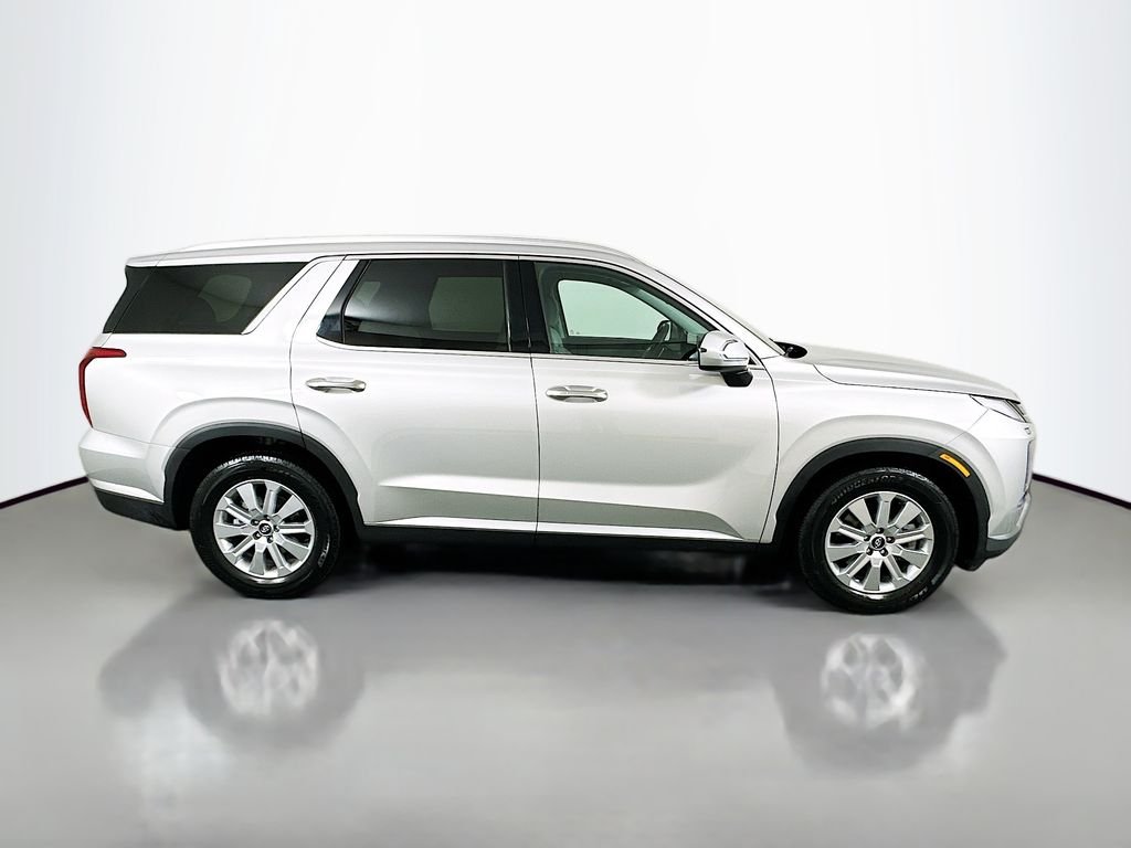 Used 2025 Silver Hyundai SEL image 4