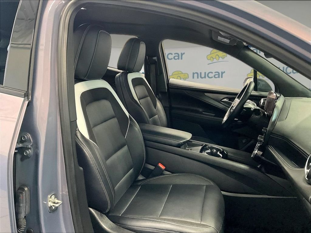 Used 2024 Gray Chevrolet LT image 11