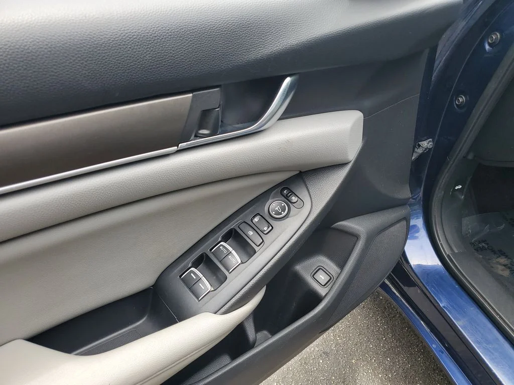 Used 2020 Blue Honda LX image 18