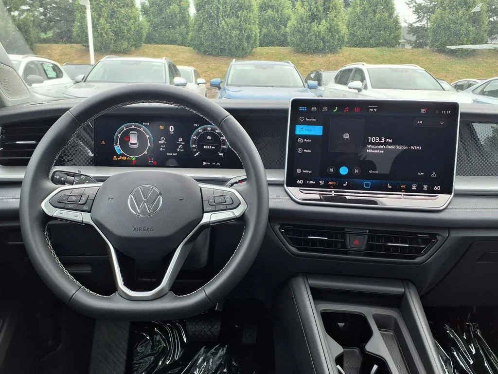 New 2026 Pure White Volkswagen 2.0T SE image 13