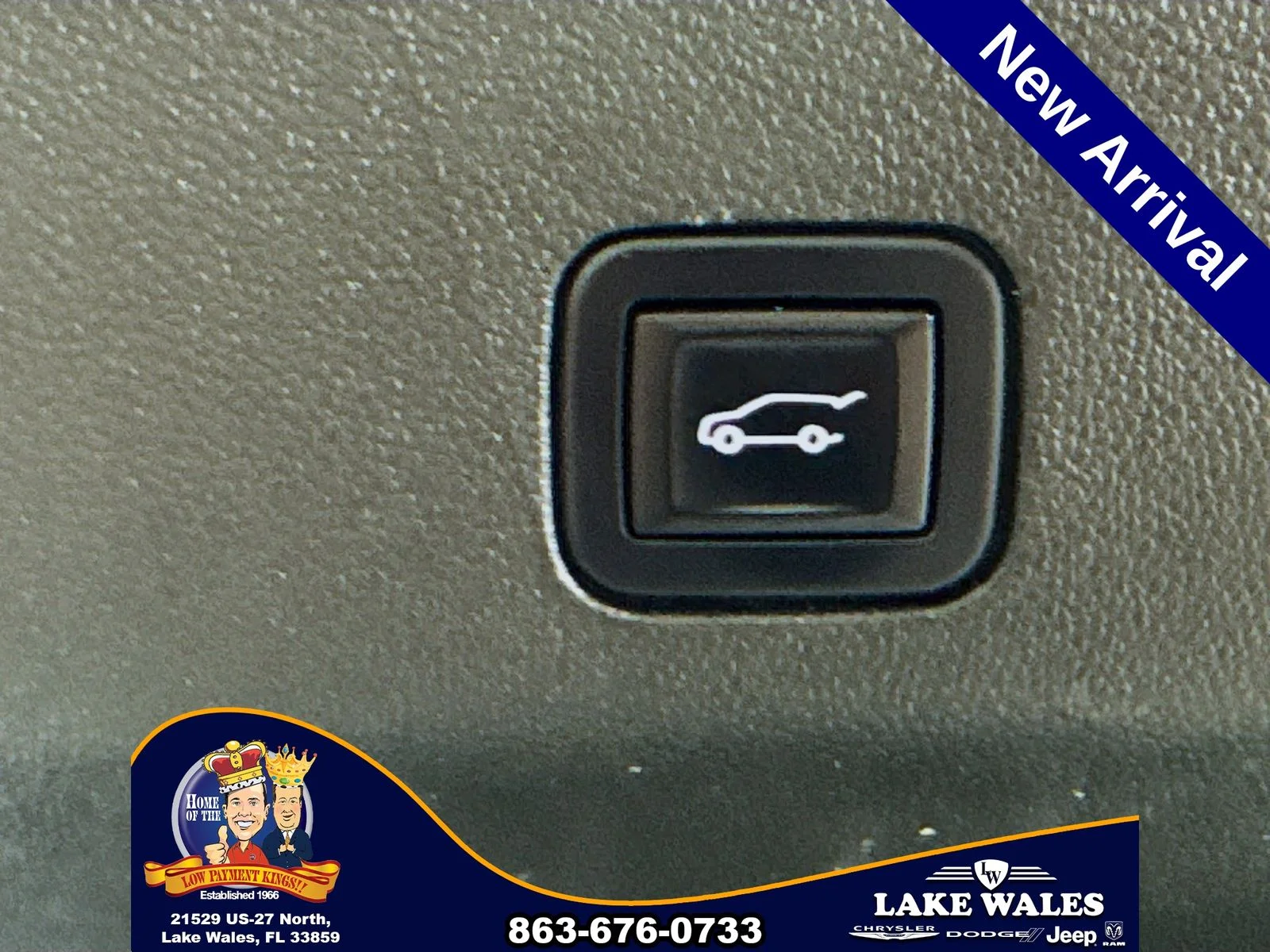 Used 2022 Gray GMC AT4 image 27