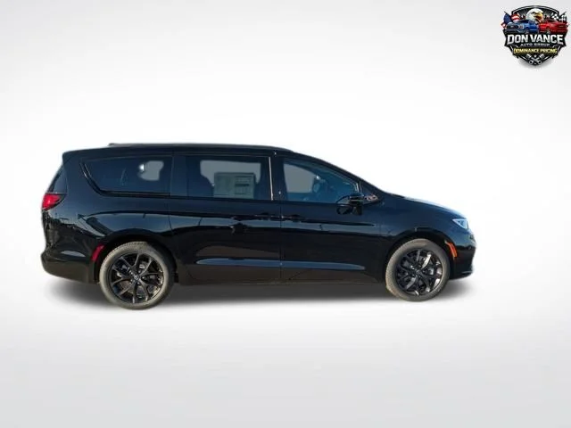 2026 Chrysler Pacifica Limited - Photo 6