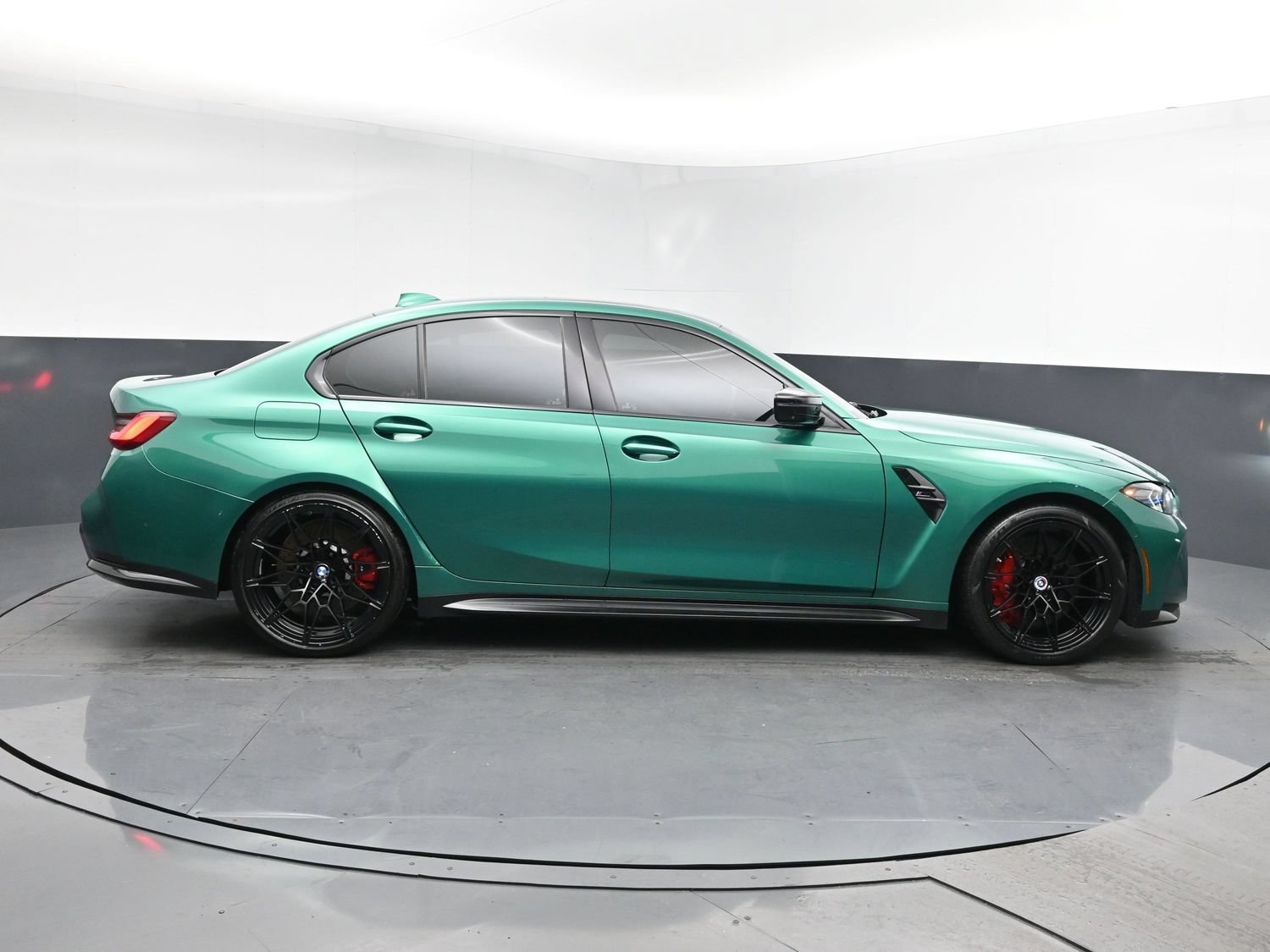 Used 2022 Isle of Man Green Metallic BMW Competition xDrive image 3