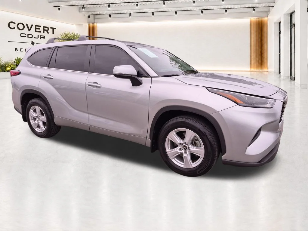 Used 2023 Silver Toyota L image 1