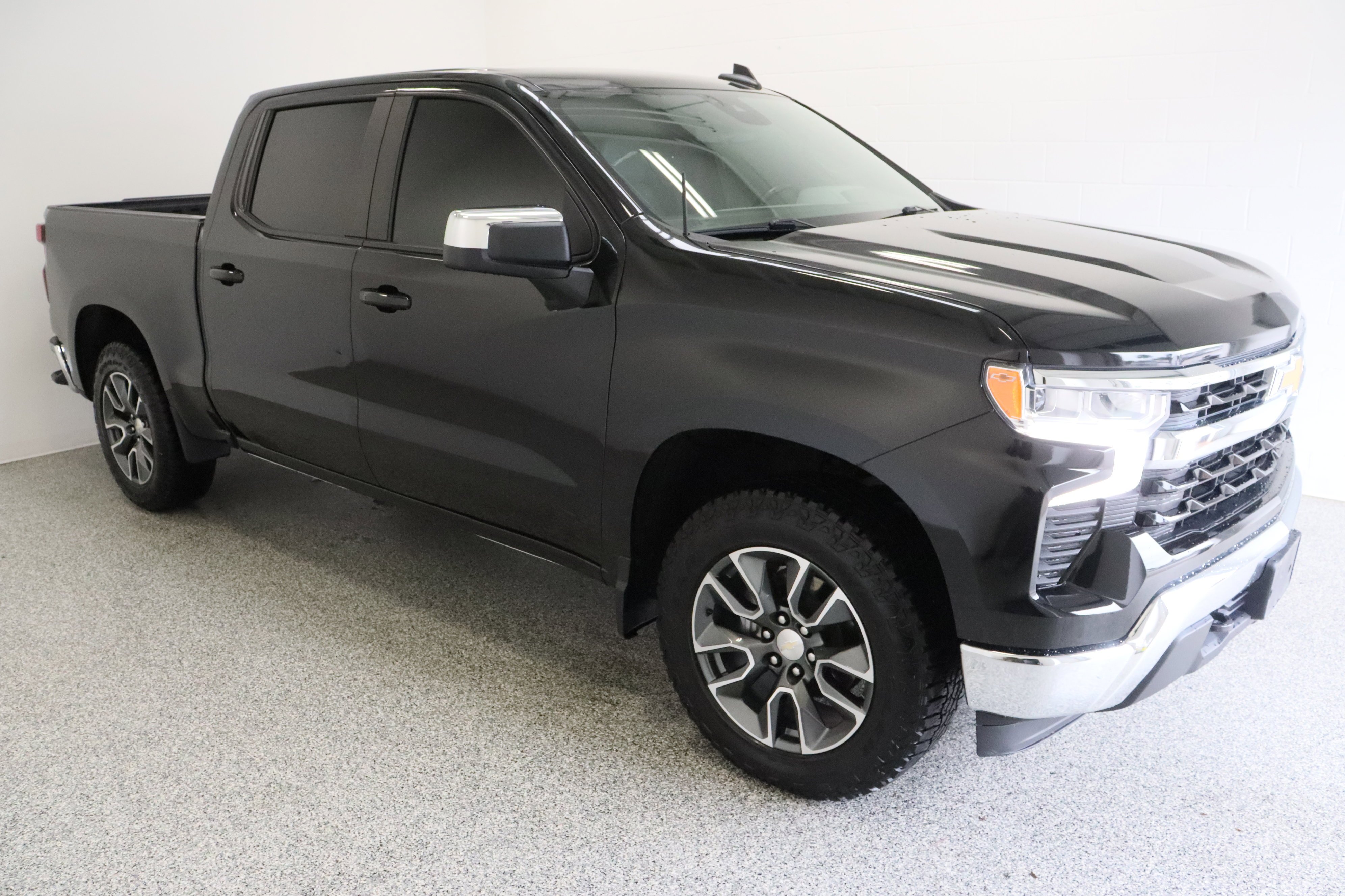 Used 2023 Black Chevrolet LT 5.3L image 4