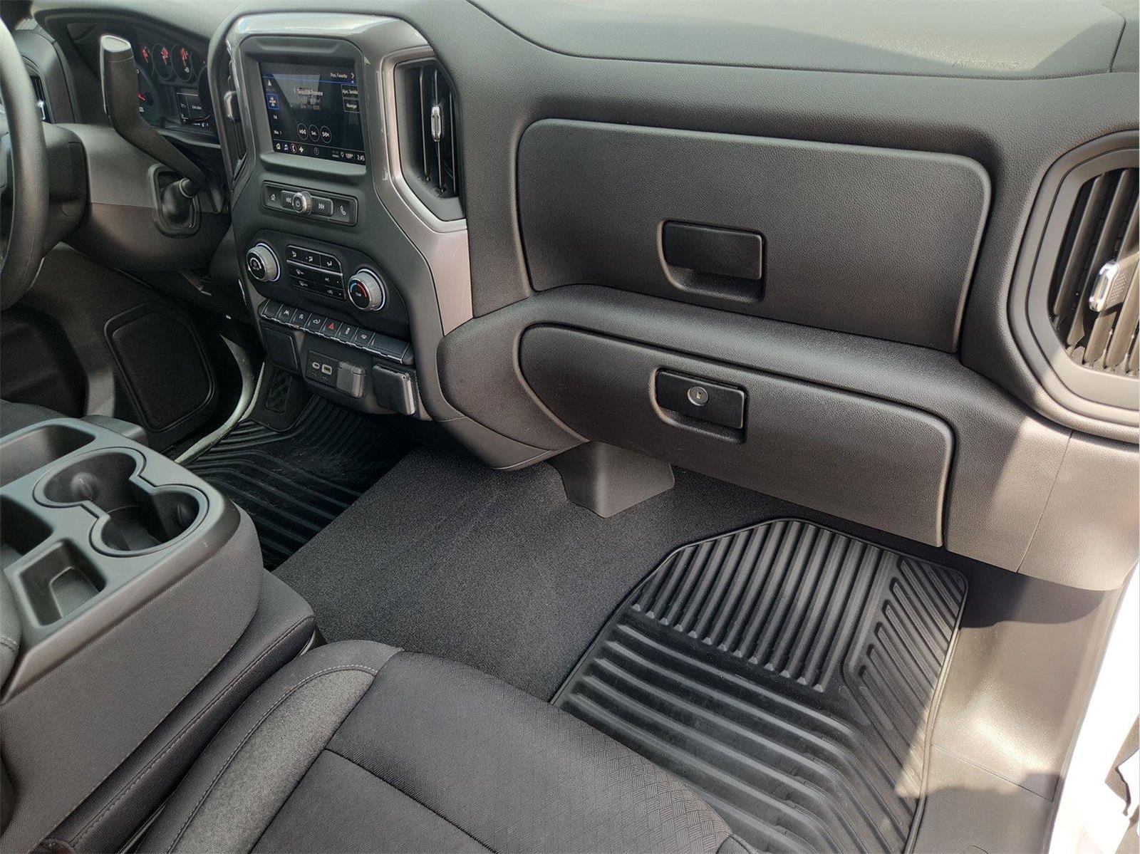 2024 Chevrolet Silverado 1500 photo 27 of 32