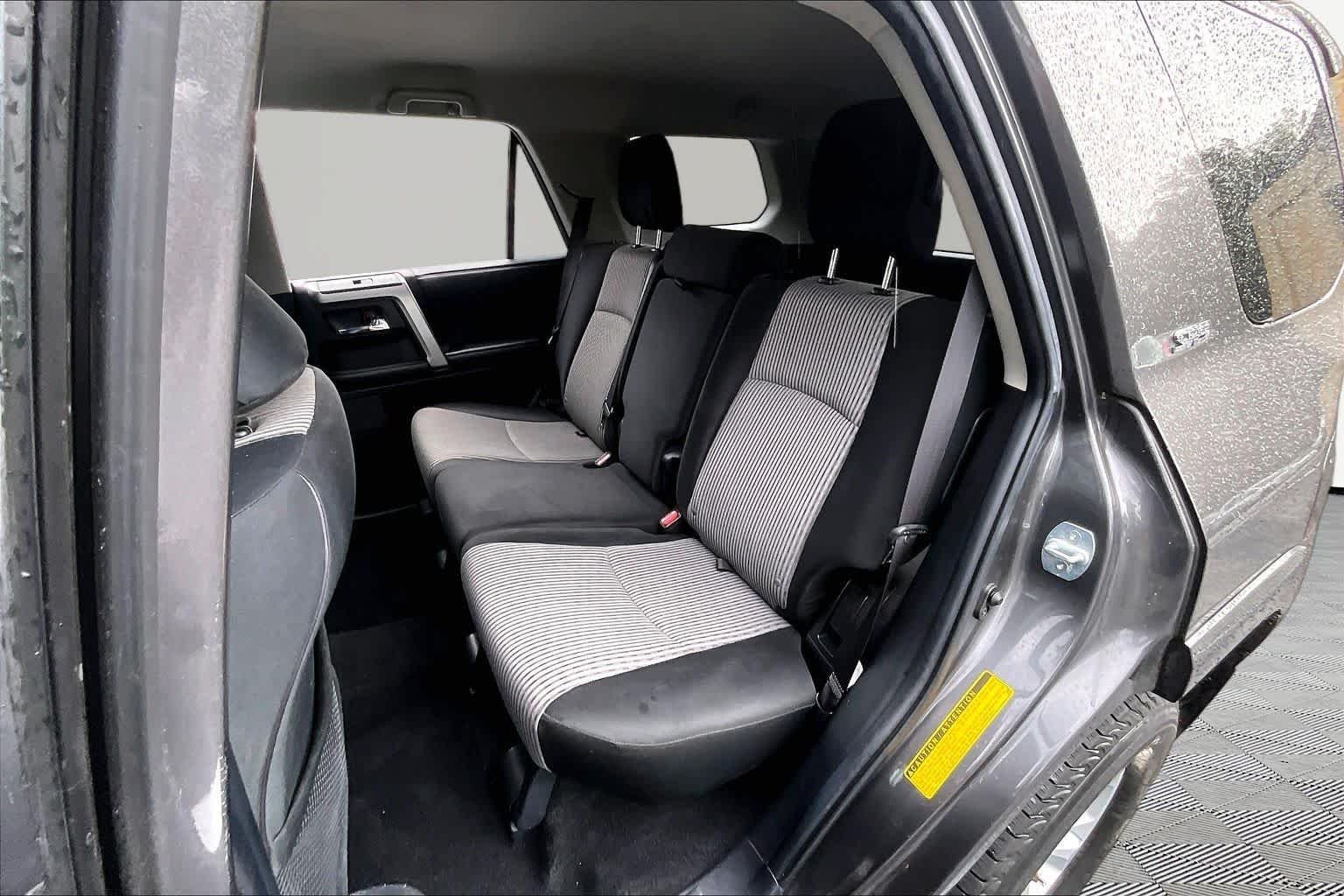 Used 2016 Magnetic Gray Metallic Toyota SR5 image 20