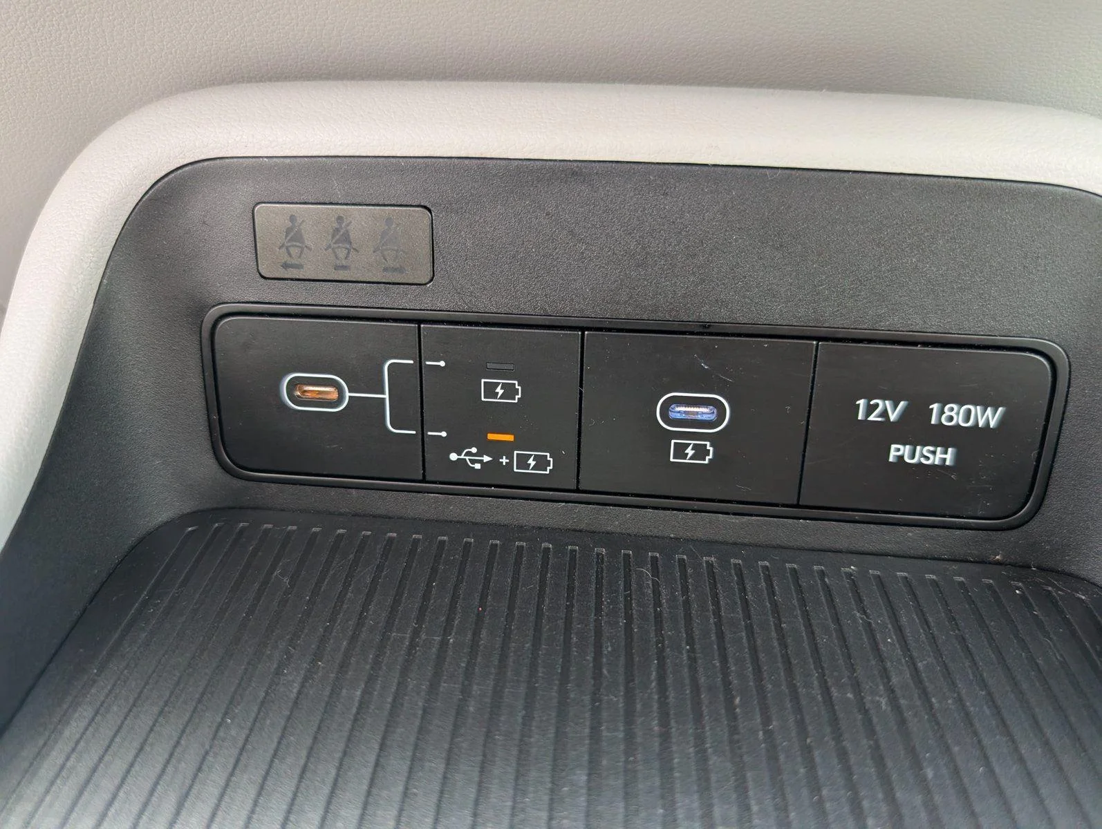 Used 2025 Atlas White Hyundai SEL image 18