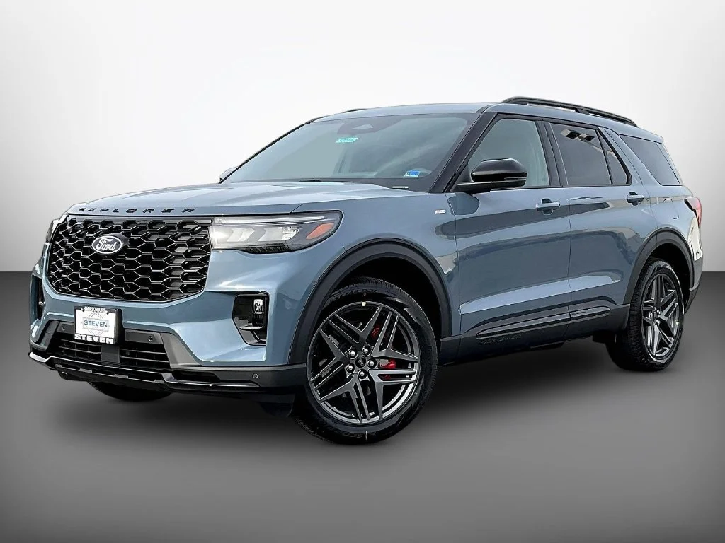 New 2027 Vapor Blue Metallic Ford ST-Line image 2