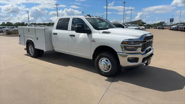 New 2026 Bright White Clear-Coat Exterior Paint RAM Tradesman image 3
