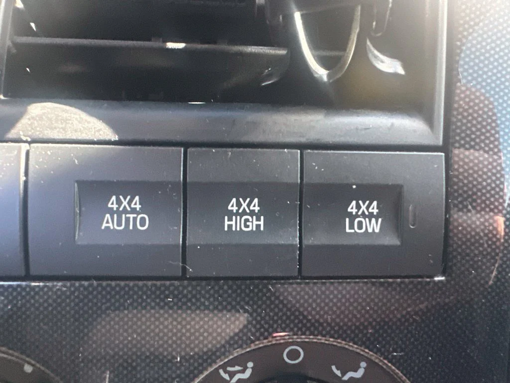 Used 2010 Silver Ford XLT image 18