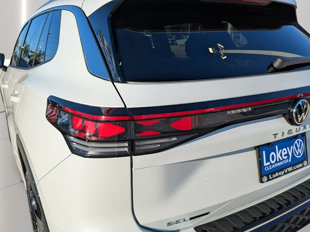New 2026 White/off-white Volkswagen 2.0T SEL R-Line Turbo image 8