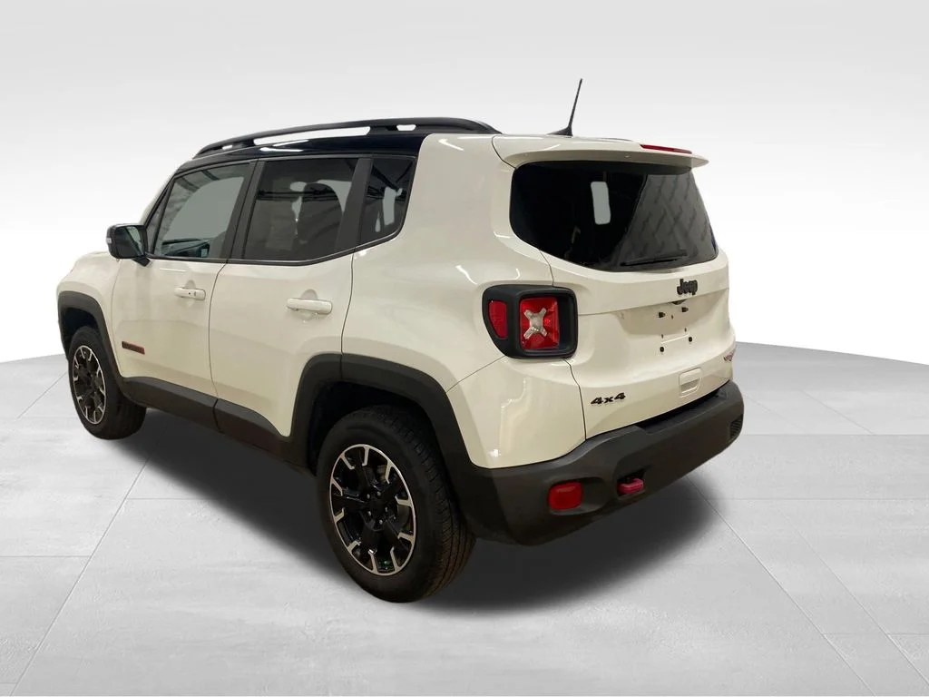 Used 2023 White Jeep Trailhawk image 2