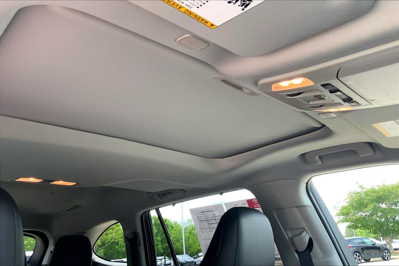 2026 Toyota Highlander XLE - Photo 14