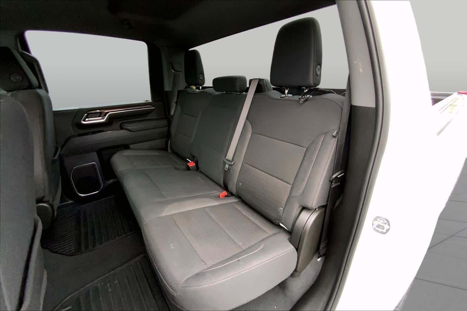 Used 2025 Summit White Chevrolet LT image 20