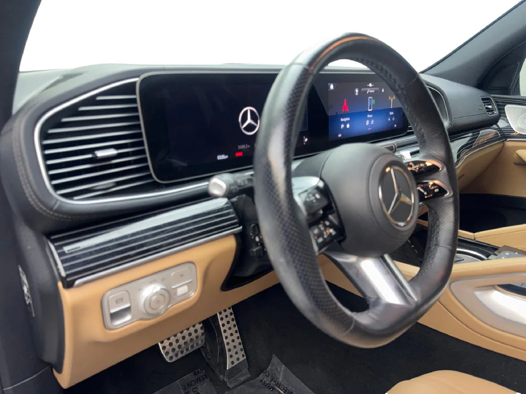 Used 2025 White Mercedes-Benz GLS 450 image 54