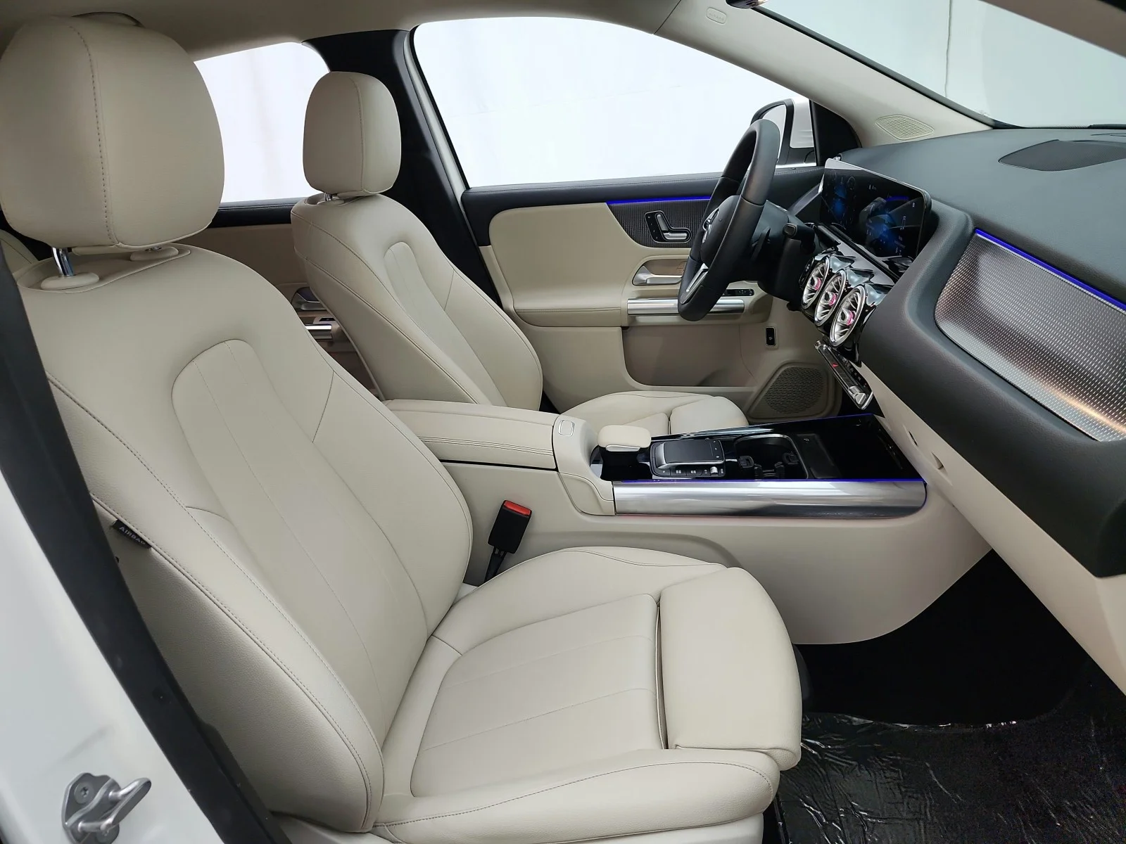 Used 2021 Polar White Mercedes-Benz GLA 250 SUV image 18