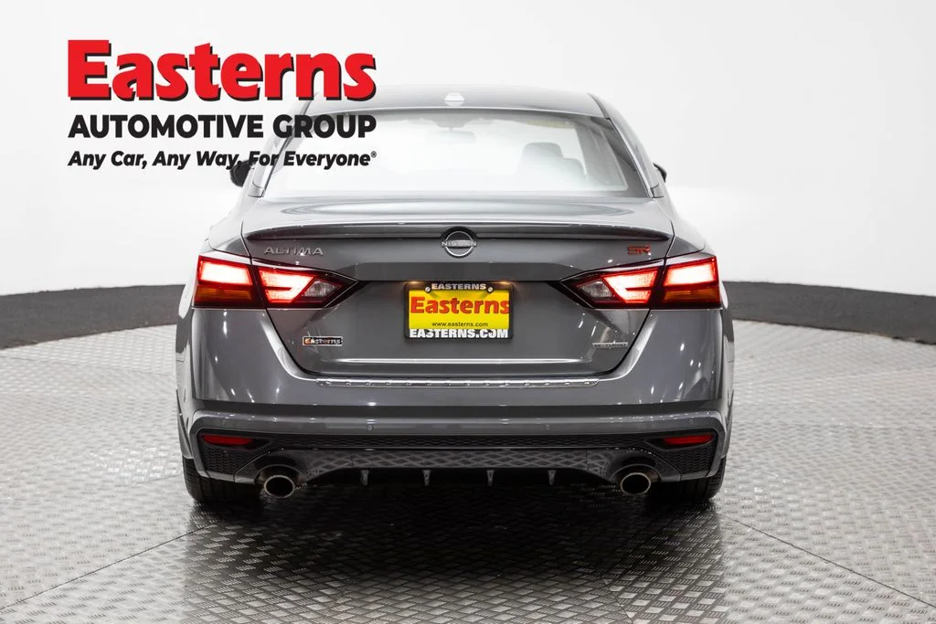 Used 2023 Gray Nissan 2.0 SR image 6