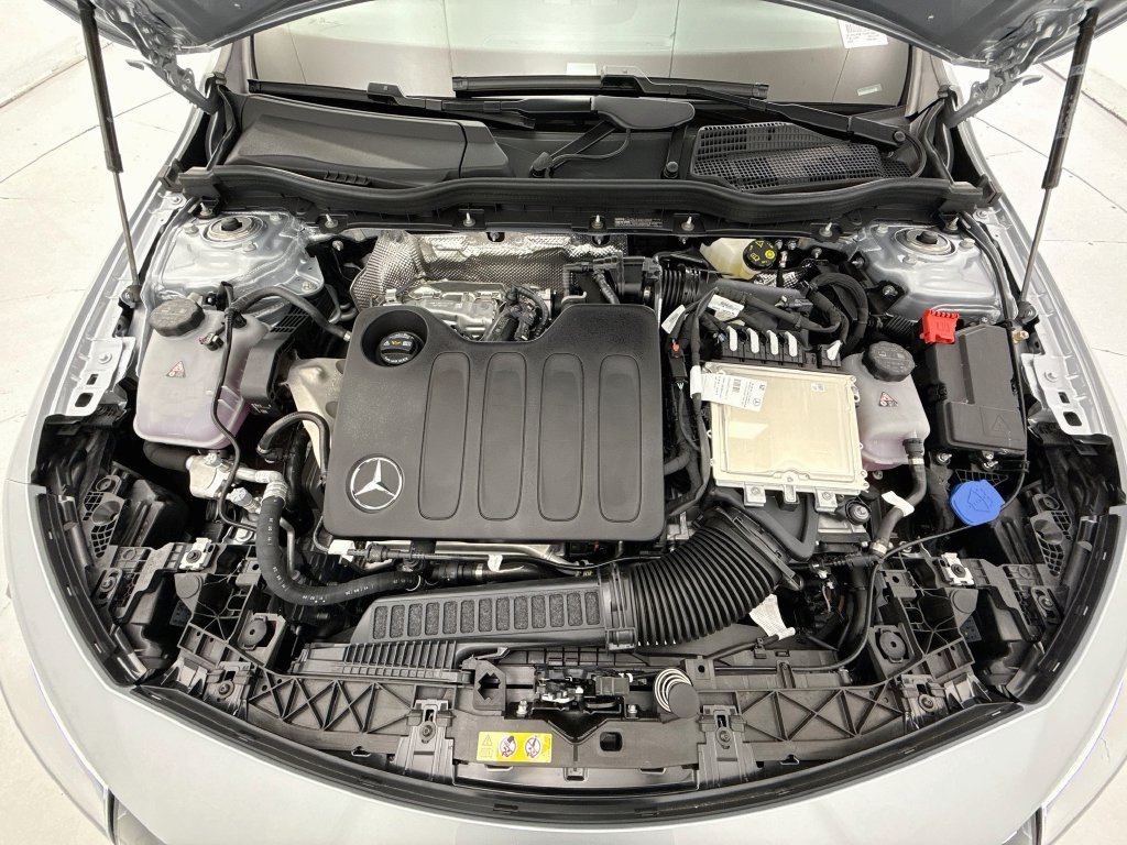 New 2027 Cirrus Silver Metallic Mercedes-Benz CLA 220 image 28