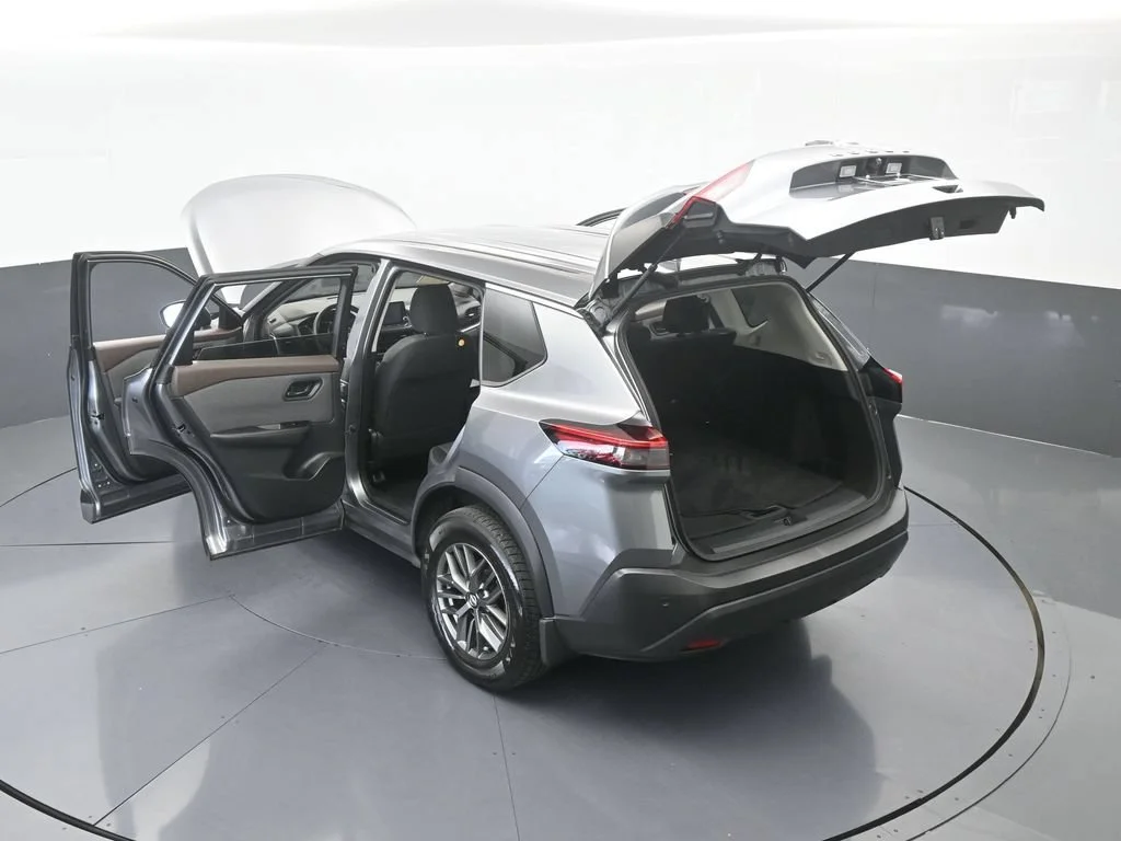Used 2021 Gray Nissan S image 59