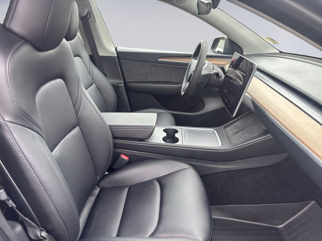 Used 2023  Tesla Long Range image 17