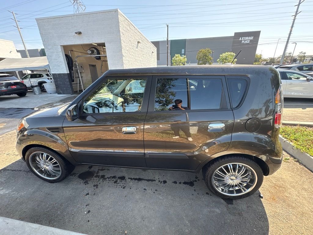 Used 2010 Java Kia Exclaim image 10