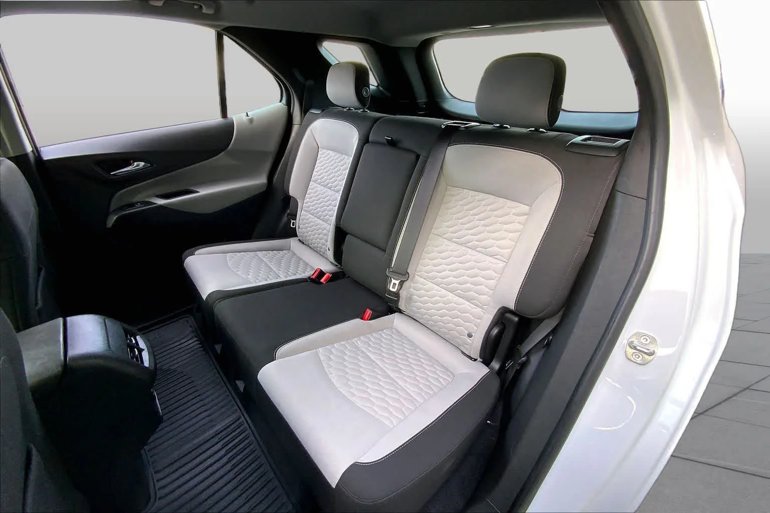 Used 2020 Summit White Chevrolet LS image 21