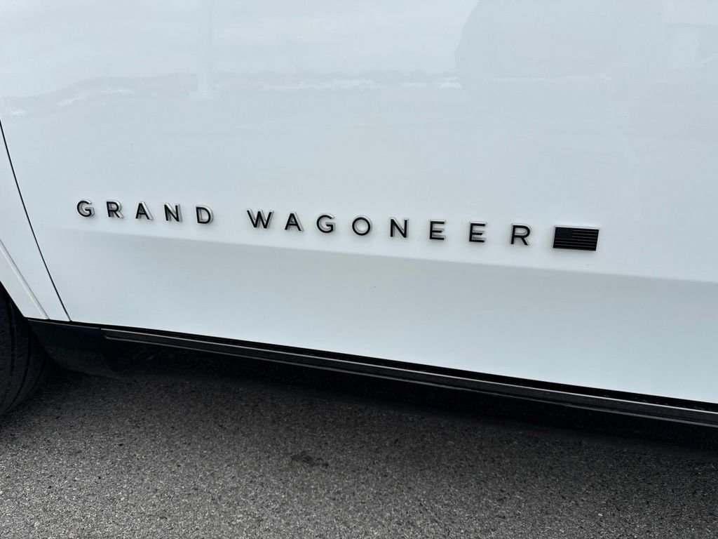 Used 2023 White Jeep Series III image 5