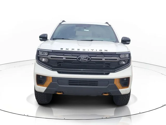 New 2026 White Metallic Ford Tremor image 2