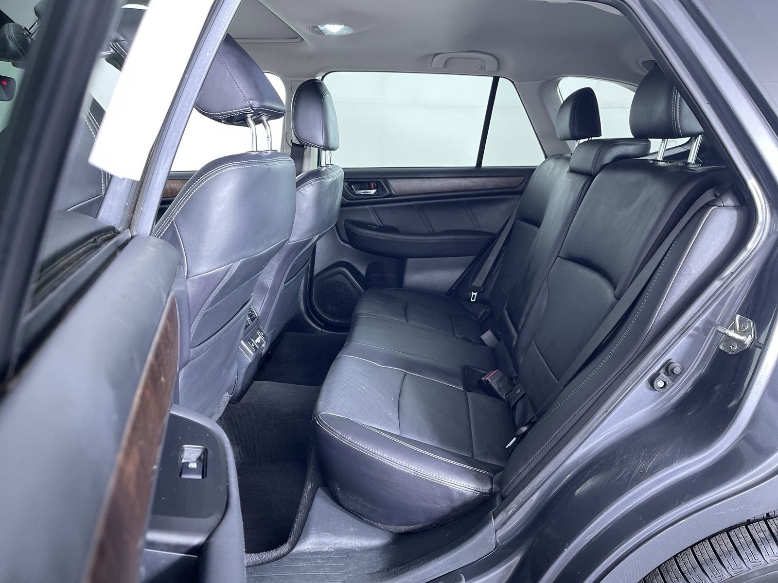 Used 2018 Magnetite Gray Metallic Subaru Limited image 23