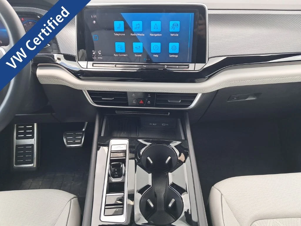 2025 Volkswagen Atlas Cross Sport SEL Premium R-LINE - Photo 16
