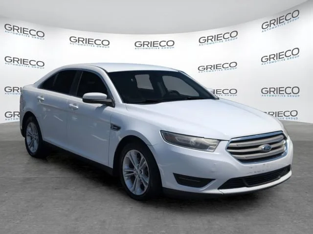 2015 Ford Taurus SEL FWD's photo