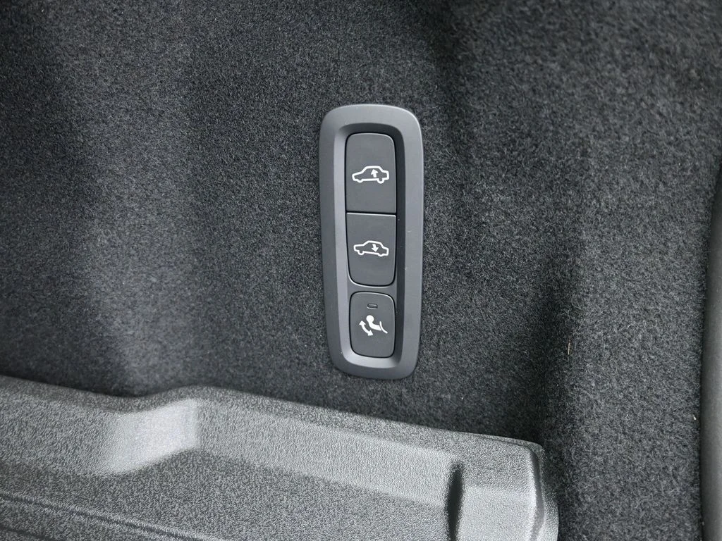 New 2026 Denim Blue Volvo Ultra image 14