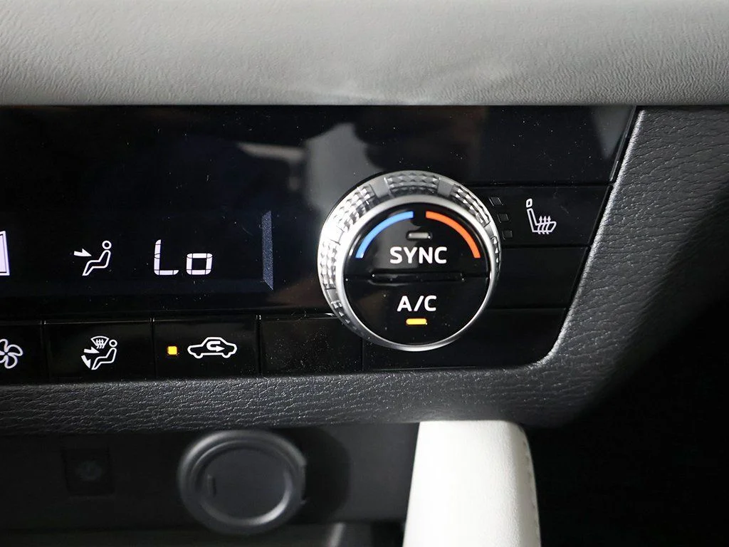 2025 Mitsubishi Outlander SE - Photo 52