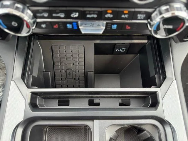 New 2026 Carbonized Gray Metallic Ford F-250® Platinum® image 27