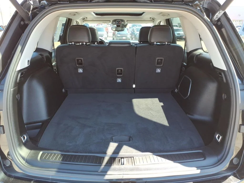 Used 2022 Black Jeep Limited image 10