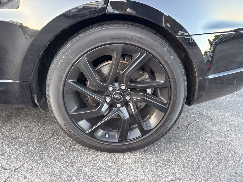 Used 2022 Black Land Rover HSE Silver Edition image 10