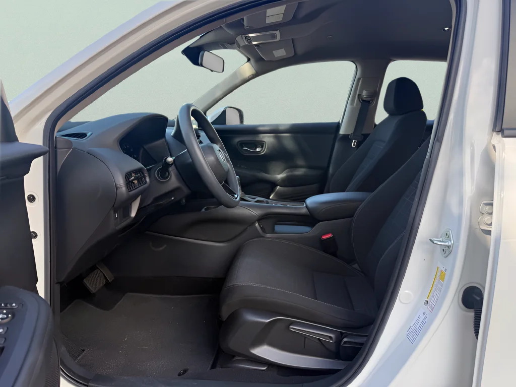 Used 2024 Platinum White Pearl Honda LX image 9